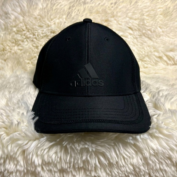 Men’s adidas aero ready hat all black with black logo adjustable Velcro strap - Picture 1 of 5